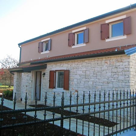 Apartment Robi Umag Bagian luar foto