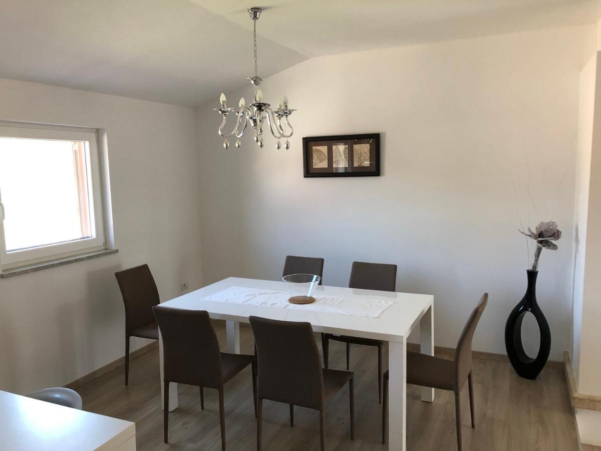 Apartment Robi Umag Bagian luar foto