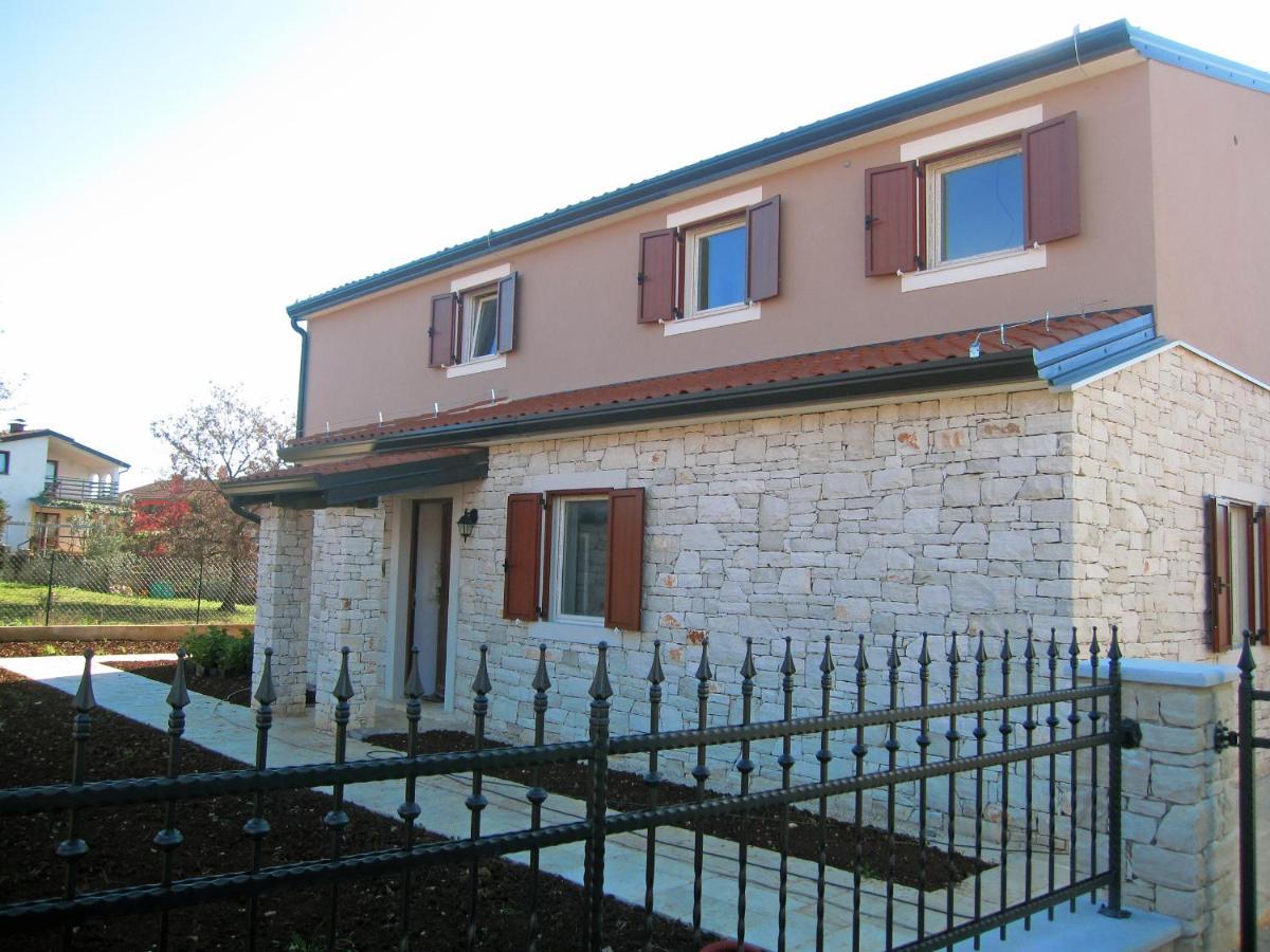 Apartment Robi Umag Bagian luar foto
