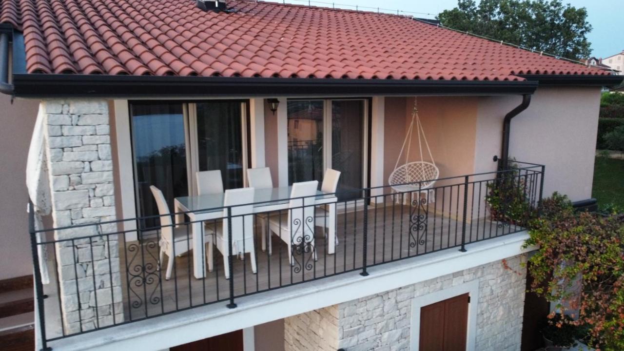 Apartment Robi Umag Bagian luar foto