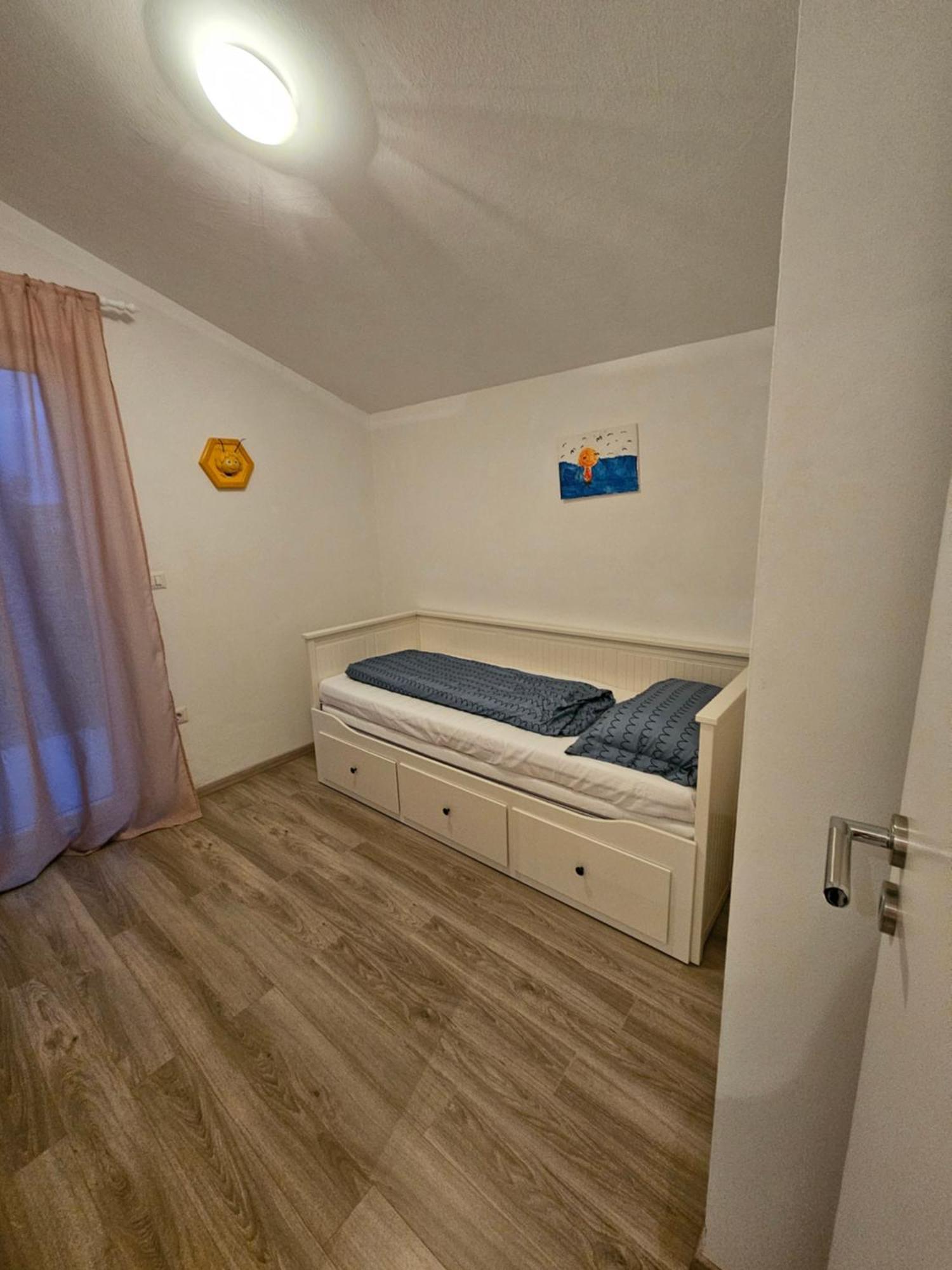Apartment Robi Umag Bagian luar foto