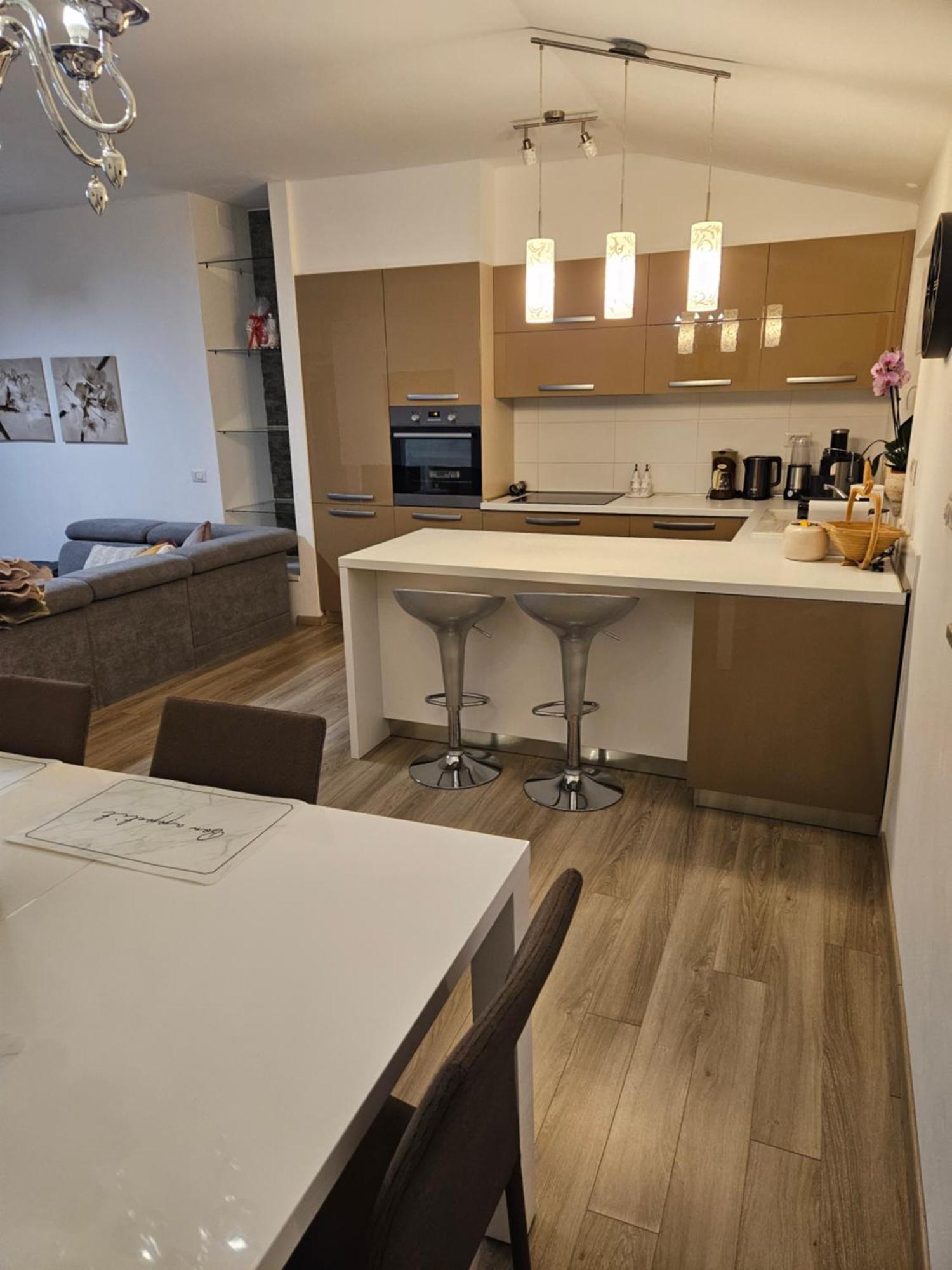 Apartment Robi Umag Bagian luar foto
